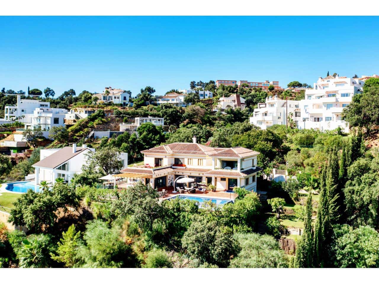 6 slaapkamer Villa te koop in Ojen met zwembad garage - € 2.100.000 (Ref: 9646770)