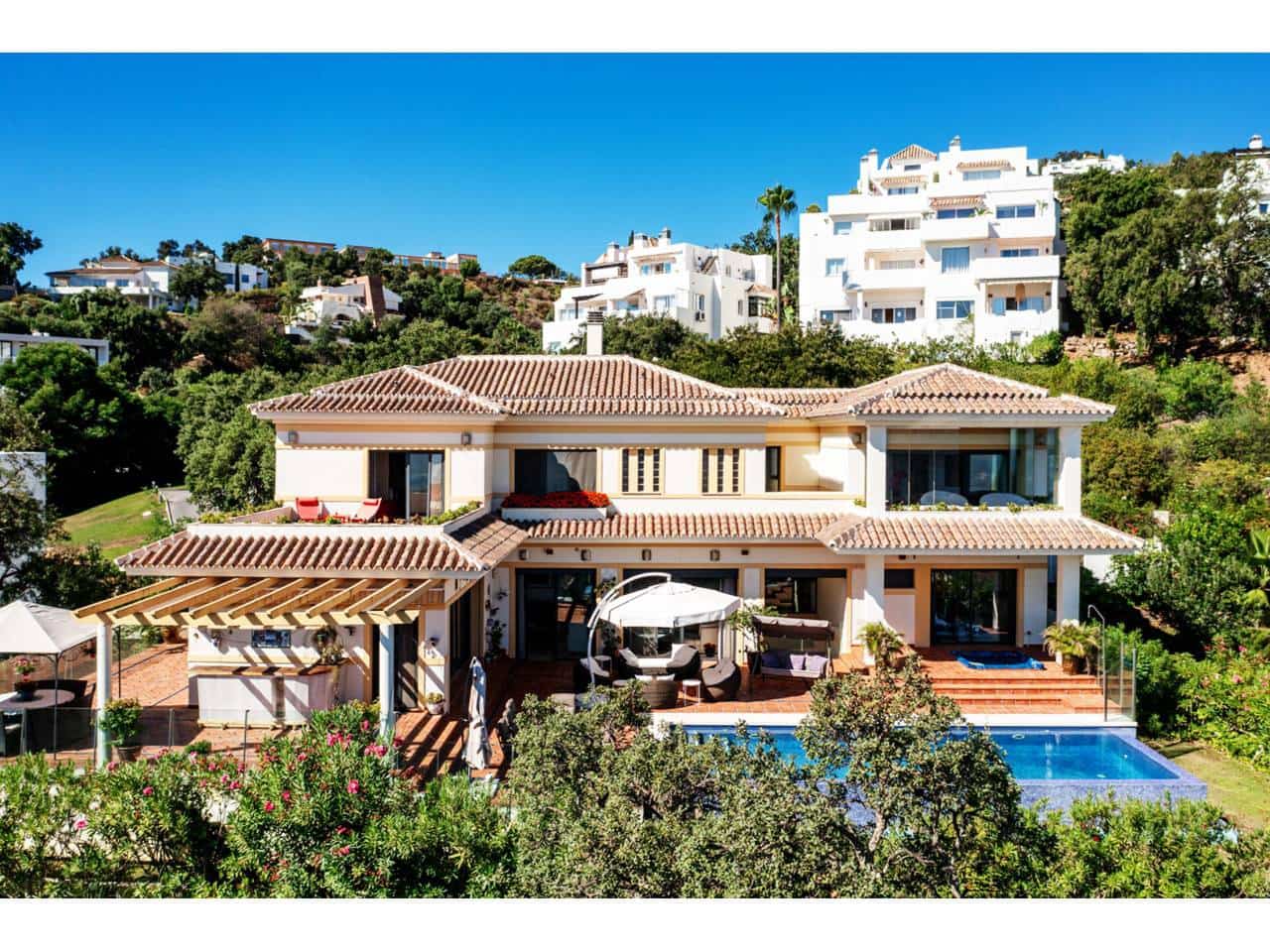 6 slaapkamer Villa te koop in Ojen met zwembad garage - € 2.100.000 (Ref: 9646770)