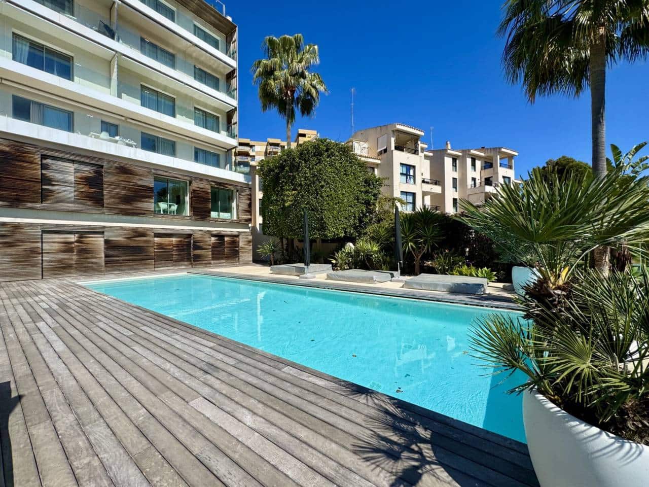 3 bedroom Flat for sale in Cala Mayor with garage - € 635,000 (Ref: 9660775)