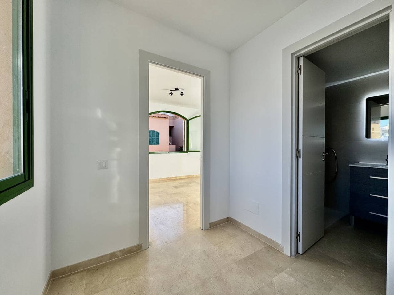 2 bedroom Terraced Villa for rent in Es Camp De Mar / El Camp De Mar with pool - € 2,150 (Ref: 9689931)