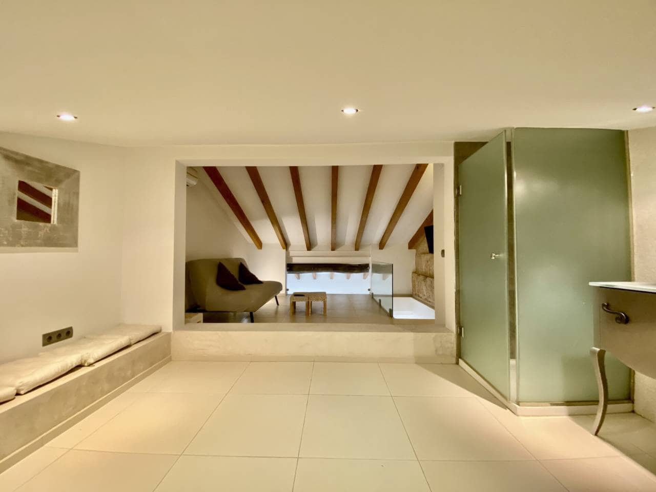 2 soveværelse Lejlighed til leje i Palma de Mallorca - € 1.600 (Ref: 9758320)