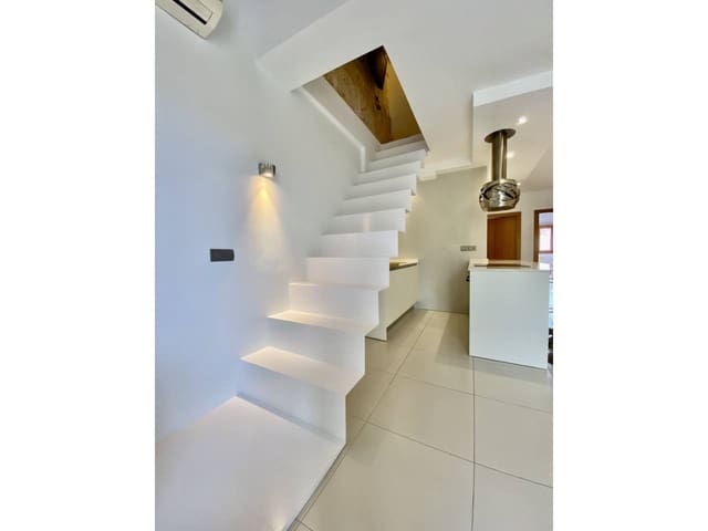 Appartement de 2 chambres à louer à Palma de Mallorca - 1 600 € (Ref: 9758320)