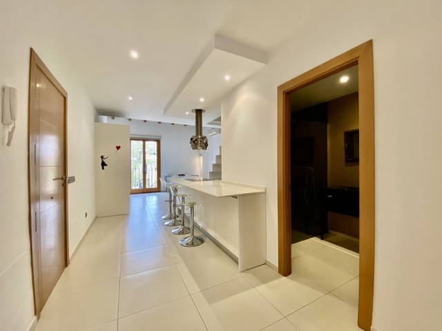 Appartement de 2 chambres à louer à Palma de Mallorca - 1 600 € (Ref: 9758320)