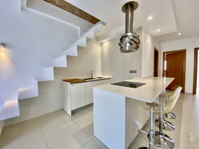 Appartement de 2 chambres à louer à Palma de Mallorca - 1 600 € (Ref: 9758320)