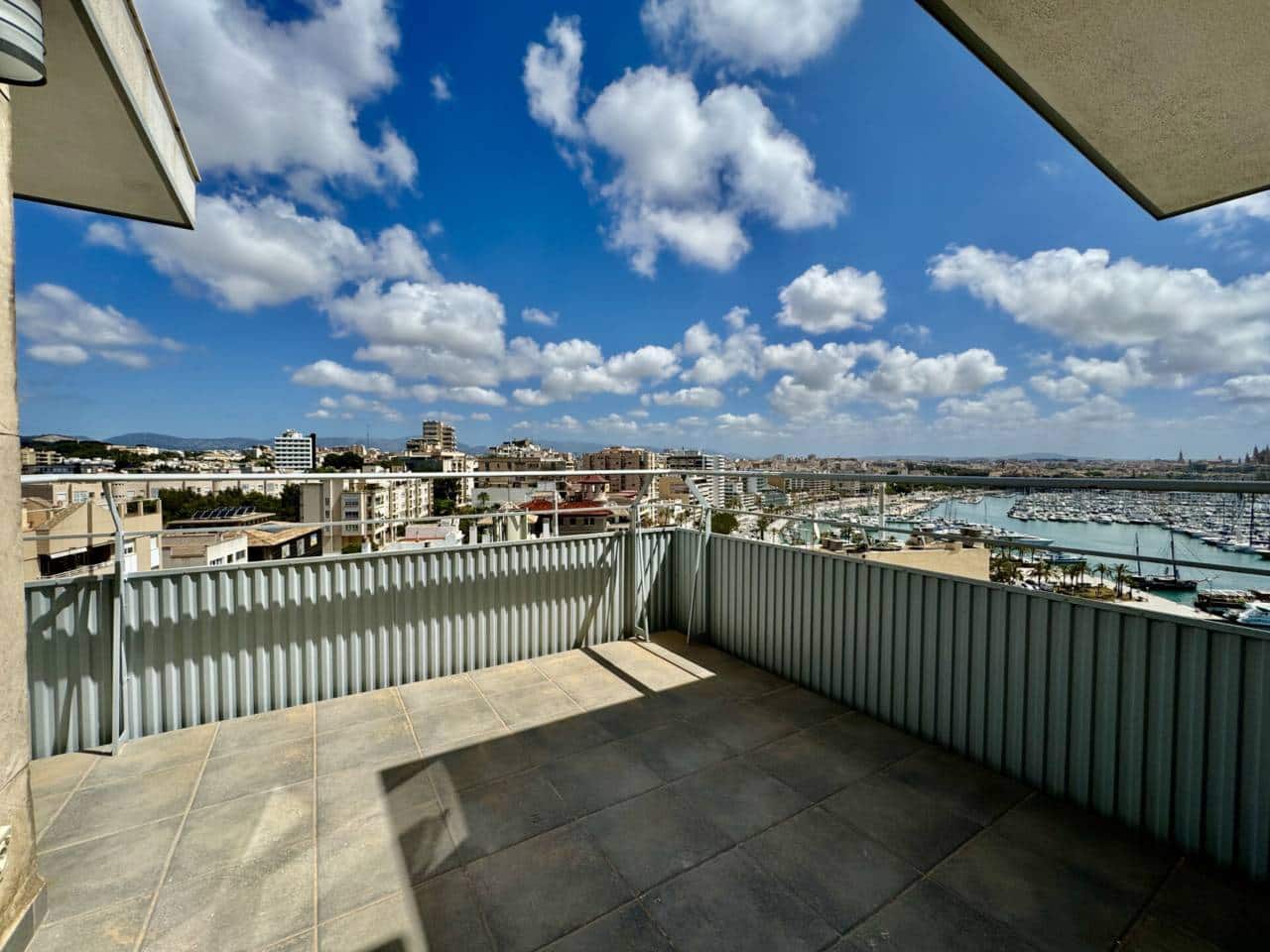 1 slaapkamer Penthouse te huur in Palma de Mallorca - € 1.300 (Ref: 9790040)