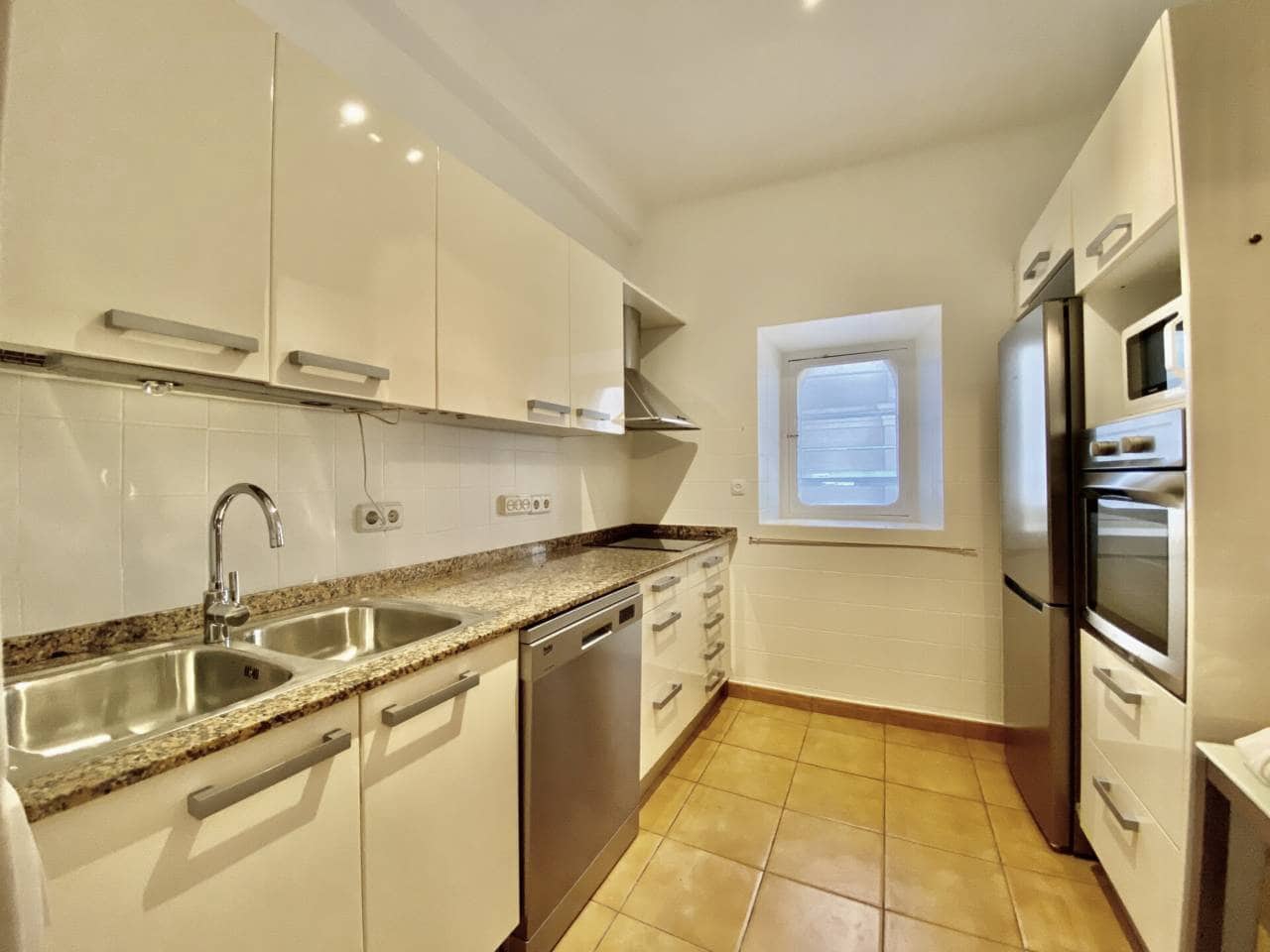 3 soveværelse Lejlighed til leje i Palma de Mallorca med garage - € 2.050 (Ref: 9805913)