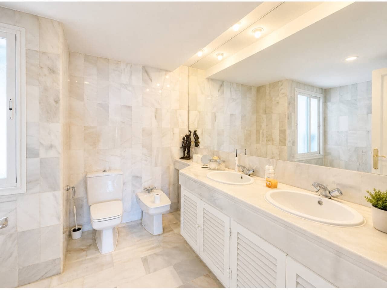 2 Zimmer Apartment zu verkaufen in Ojen mit Pool Garage - 450.000 € (Ref: 9824564)