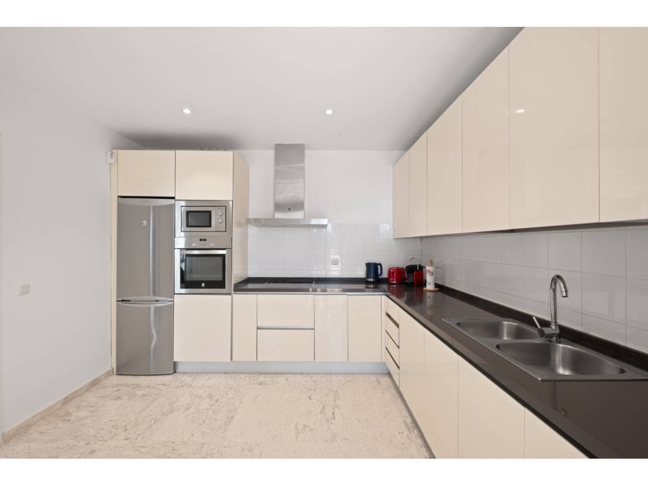 2 soveværelse Loft til salg i Ojen med swimmingpool garage - € 520.000 (Ref: 9840021)