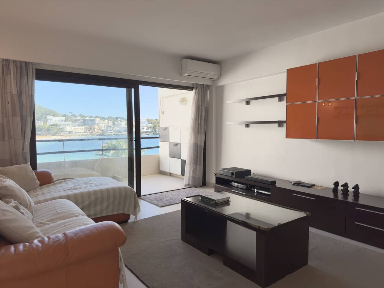 Appartement de 2 chambres à louer à Calvia - 2 800 € (Ref: 9900019)