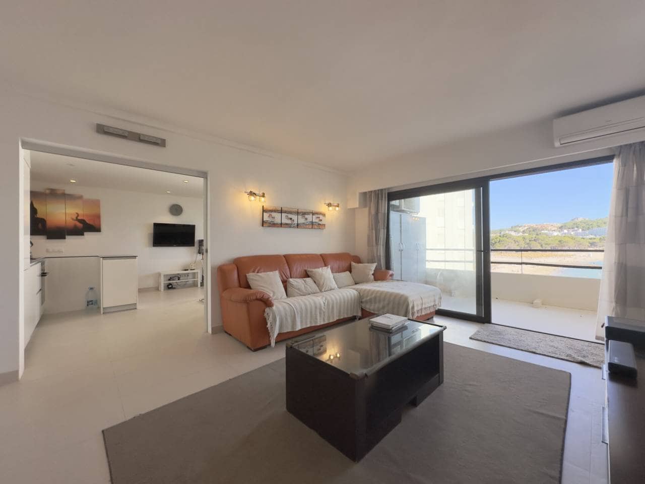 Appartement de 2 chambres à louer à Calvia - 2 800 € (Ref: 9900019)