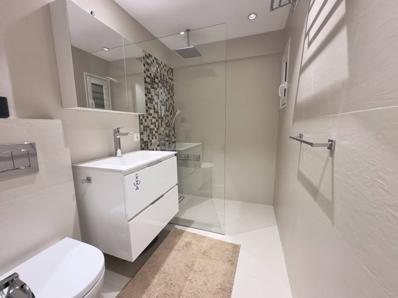 Appartement de 2 chambres à louer à Calvia - 2 800 € (Ref: 9900019)