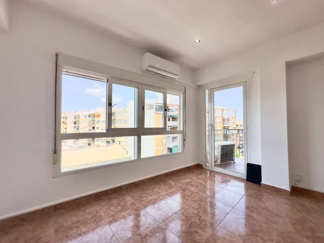 3 bedroom Flat for sale in Palma de Mallorca - € 309,000 (Ref: 9921584)