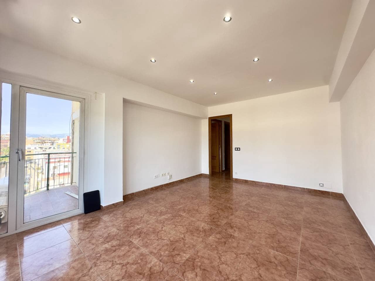 3 bedroom Flat for sale in Palma de Mallorca - € 309,000 (Ref: 9921584)