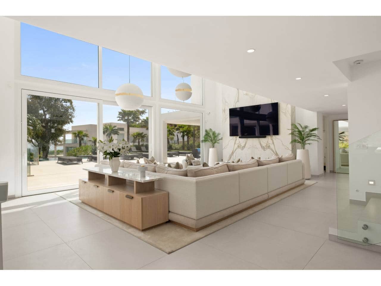 4 bedroom Villa for sale in Ojen with pool garage - € 3,650,000 (Ref: 9928632)