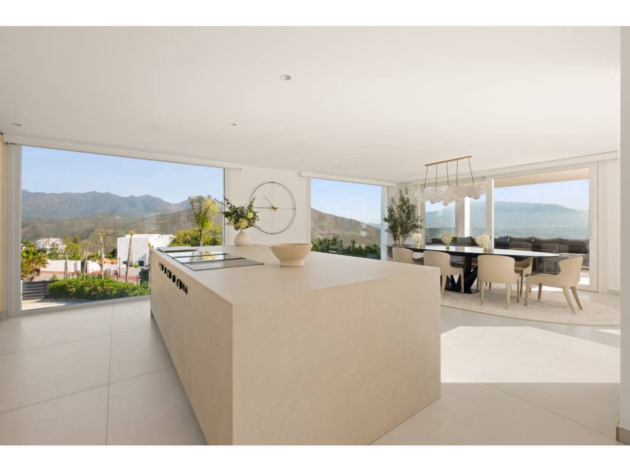 4 bedroom Villa for sale in Ojen with pool garage - € 3,650,000 (Ref: 9928632)