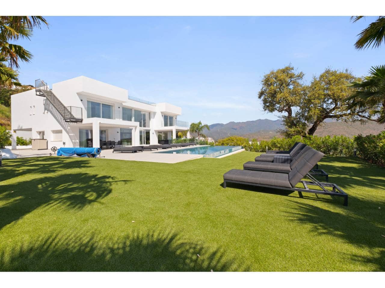 4 bedroom Villa for sale in Ojen with pool garage - € 3,650,000 (Ref: 9928632)