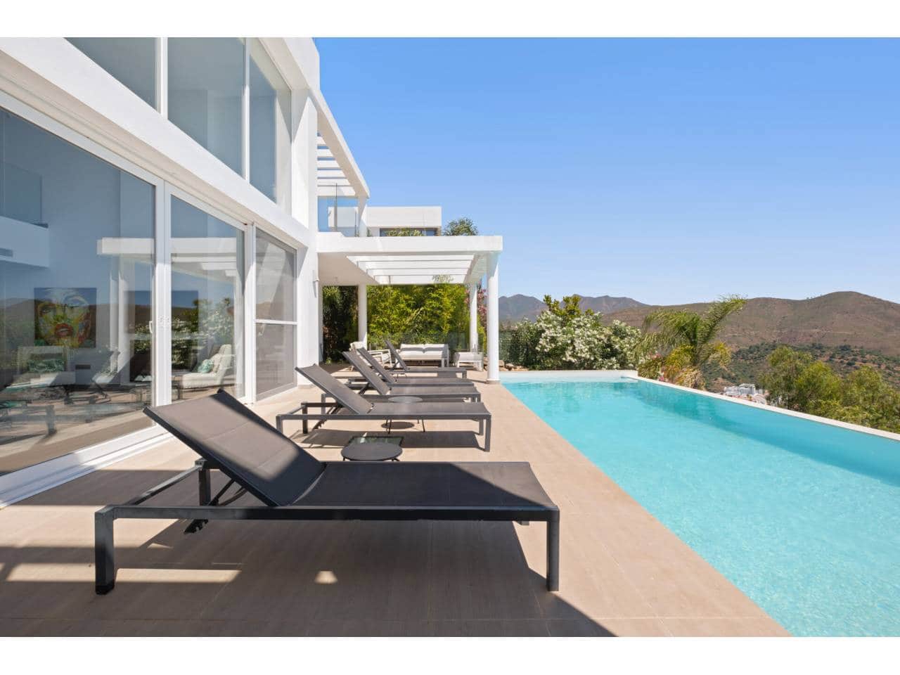 5 bedroom Villa for sale in Ojen with pool garage - € 3,300,000 (Ref: 9928633)