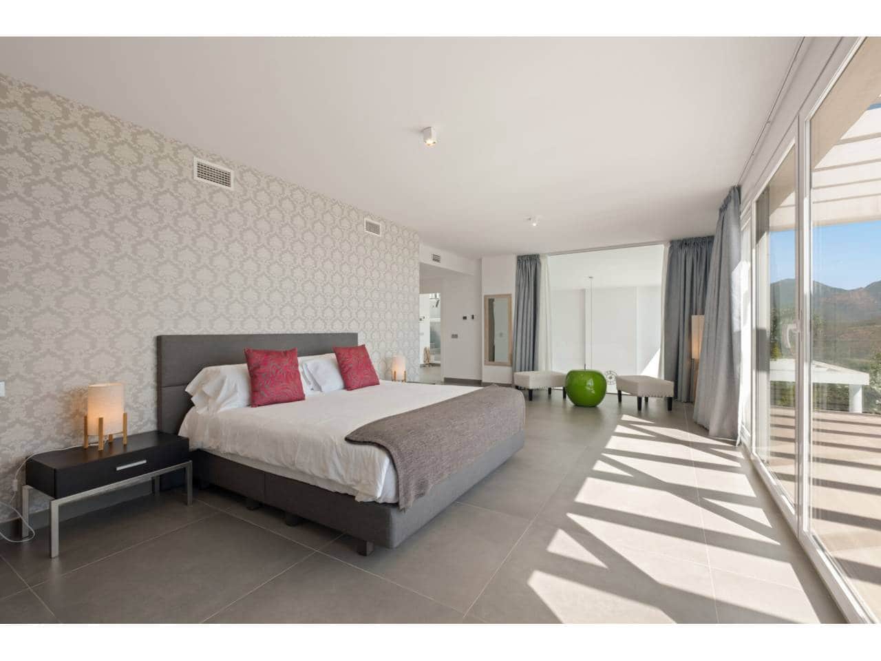 5 bedroom Villa for sale in Ojen with pool garage - € 3,300,000 (Ref: 9928633)