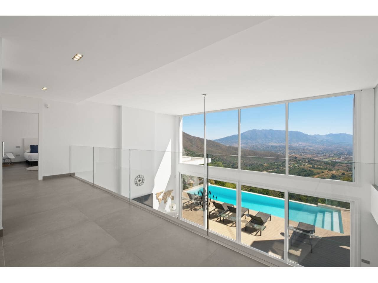 5 bedroom Villa for sale in Ojen with pool garage - € 3,300,000 (Ref: 9928633)