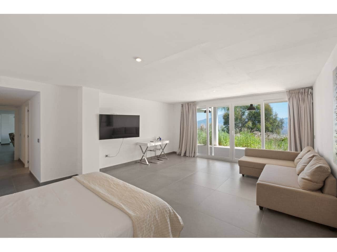 5 bedroom Villa for sale in Ojen with pool garage - € 3,300,000 (Ref: 9928633)