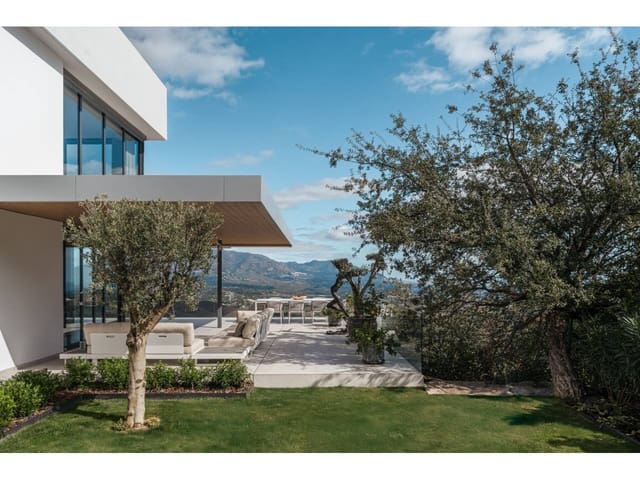Chalet de 6 habitaciones en Ojen en venta con piscina garaje - 3.850.000 € (Ref: 9928634)