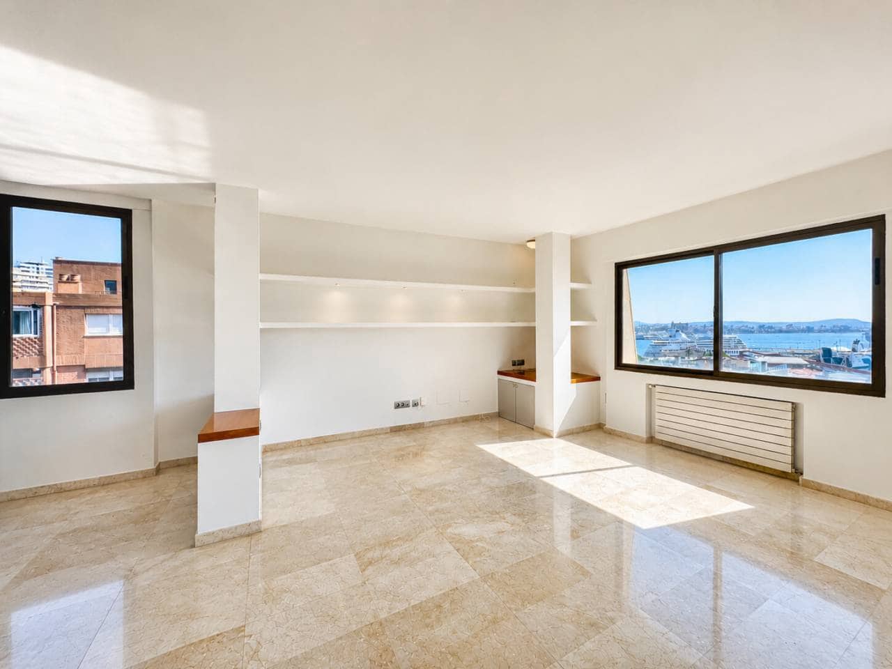 2 bedroom Penthouse for sale in Palma de Mallorca with garage - € 970,000 (Ref: 9954671)