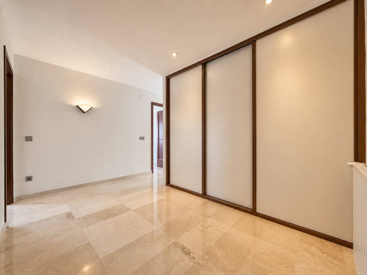 2 bedroom Penthouse for sale in Palma de Mallorca with garage - € 970,000 (Ref: 9954671)
