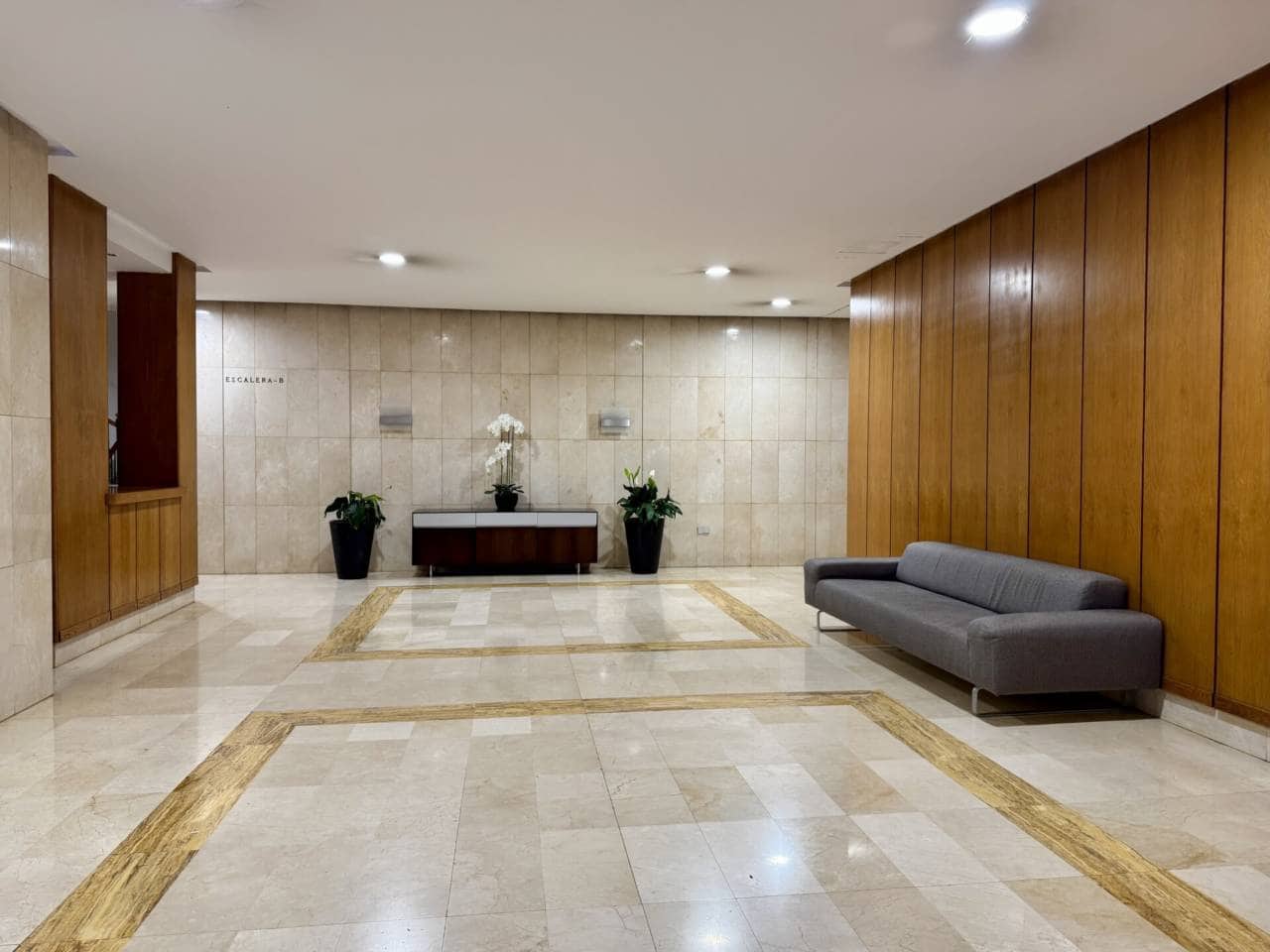 2 bedroom Penthouse for sale in Palma de Mallorca with garage - € 970,000 (Ref: 9954671)
