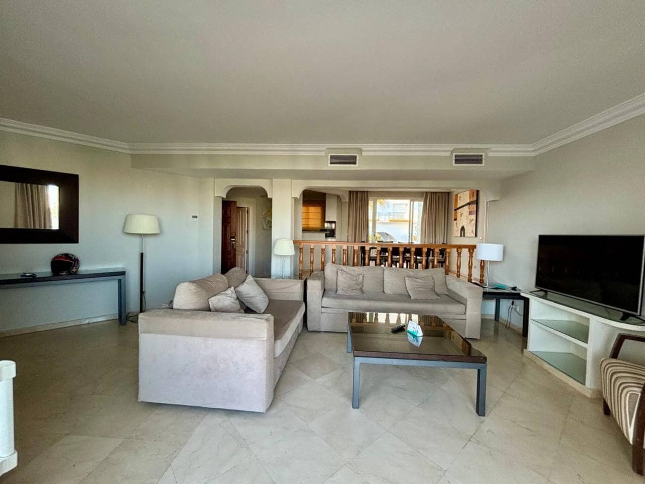 2 quarto Apartamento para arrendar em Elviria com piscina garagem - 1 750 € (Ref: 9984191)