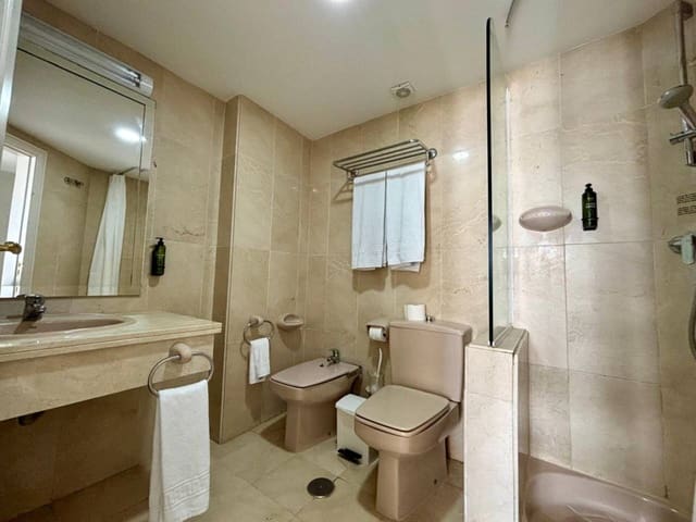 2 quarto Apartamento para arrendar em Elviria, Marbella com piscina garagem - 1 750 € (Ref: 9984191)