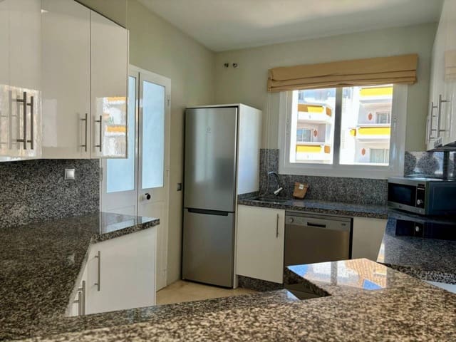 2 quarto Apartamento para arrendar em Elviria, Marbella com piscina garagem - 1 750 € (Ref: 9984191)