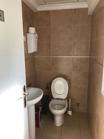 Office for rent in Zona Puerto Deportivo, Fuengirola - € 1,200 (Ref: 8267632)