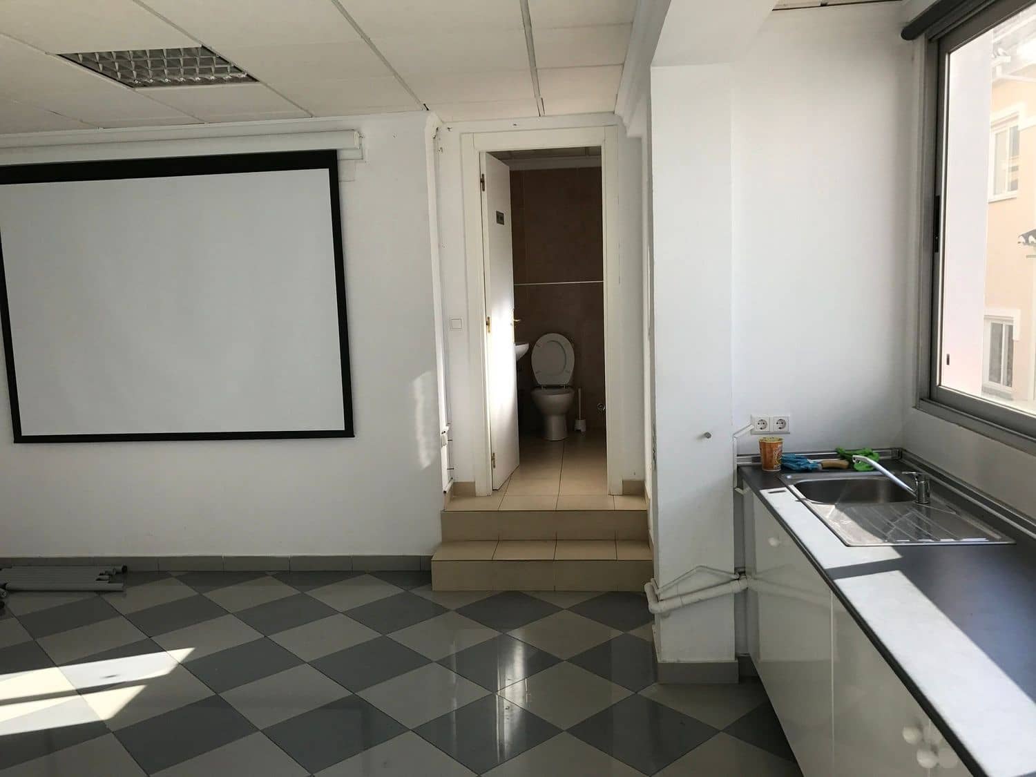 Kontor til leje i Fuengirola - € 1.200 (Ref: 8267632)