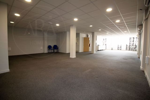 Office for rent in Zona Puerto Deportivo, Fuengirola - € 950 (Ref: 8479062)