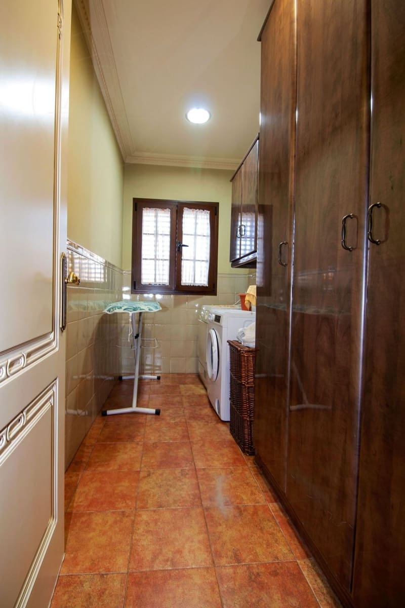 3 soverom Villa til salgs i Mijas med svømmebasseng garasje - € 975 000 (Ref: 8594774)