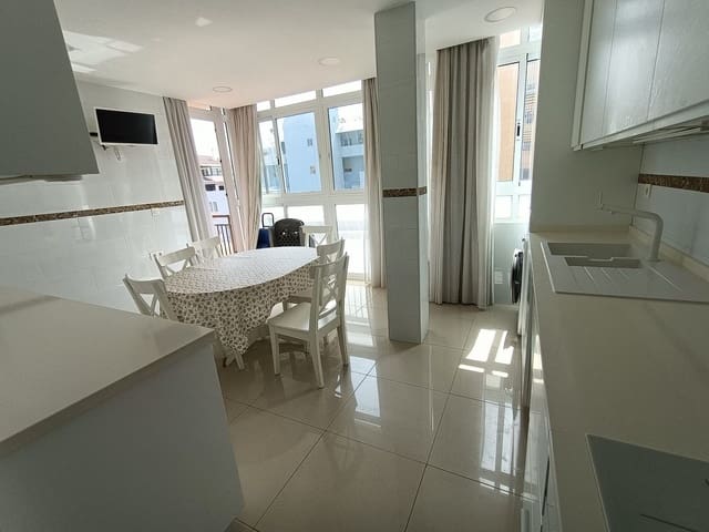 4 chambre Appartement à vendre à Playa de los Boliches, Fuengirola - 595 000 € (Ref: 8985448)