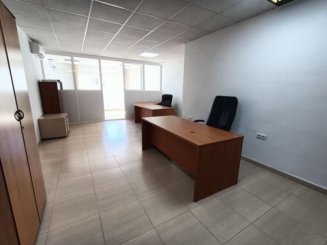Toimisto vuokrattavana paikassa Torremolinos - 600 € (Ref: 9019829)