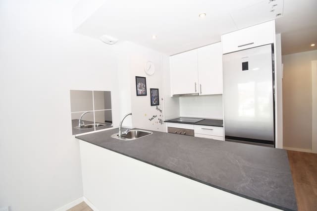 2 makuuhuone Huoneisto myytävänä paikassa Los Árboles, Mijas mukana uima-altaan 
autotalli - 270 000 € (Ref: 9062044)