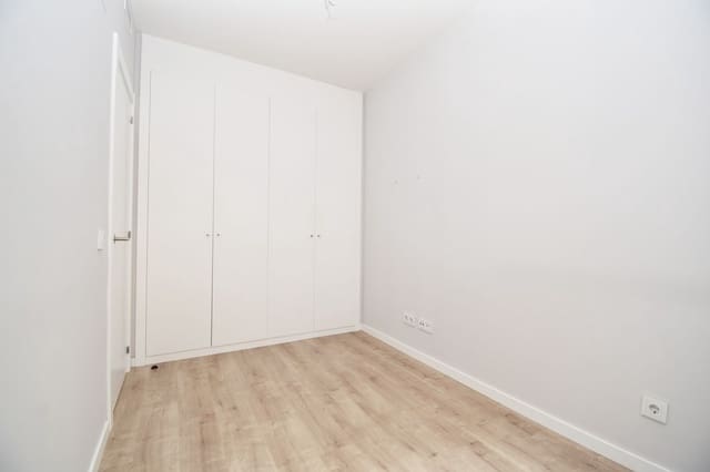 2 makuuhuone Huoneisto myytävänä paikassa Los Árboles, Mijas mukana uima-altaan 
autotalli - 270 000 € (Ref: 9062044)