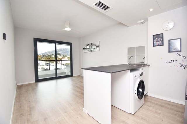 2 makuuhuone Huoneisto myytävänä paikassa Los Árboles, Mijas mukana uima-altaan 
autotalli - 270 000 € (Ref: 9062044)