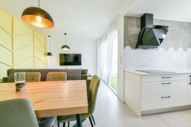 2 soverom Leilighet til salgs i Las Gaviotas  - Carvajal, Fuengirola med garasje - € 540 000 (Ref: 9118415)