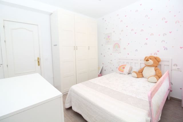 3 soverom Leilighet til salgs i Zona Puerto Deportivo, Fuengirola med garasje - € 275 000 (Ref: 9321467)