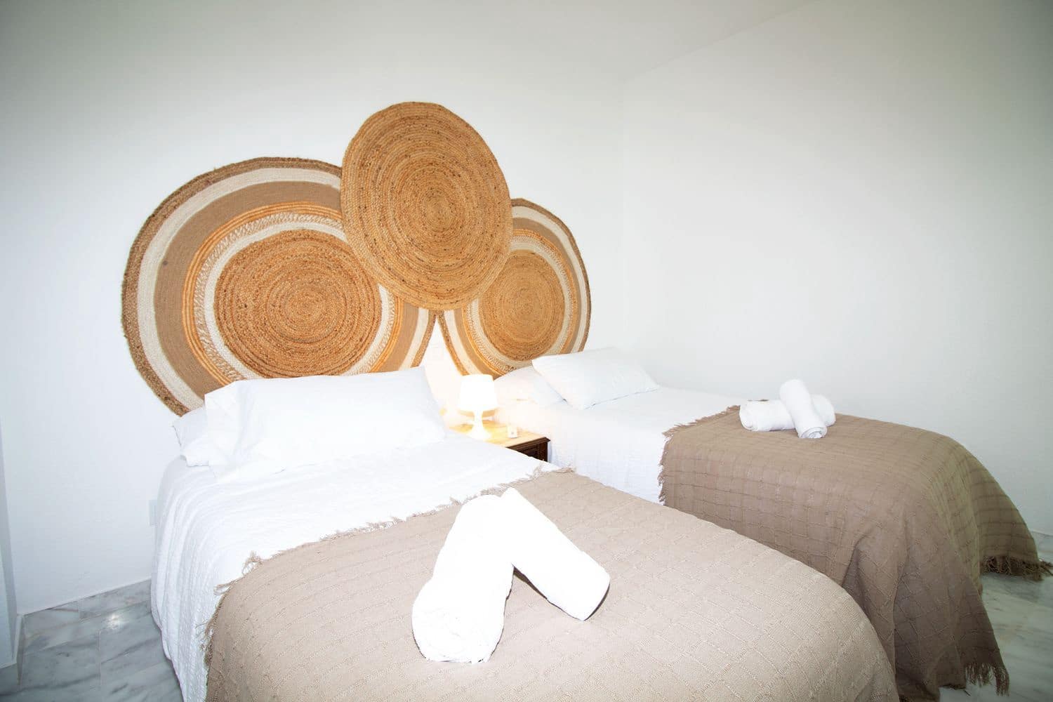 2 bedroom Apartment for rent in La Reserva with pool garage - € 1,000 (Ref: 9426704)