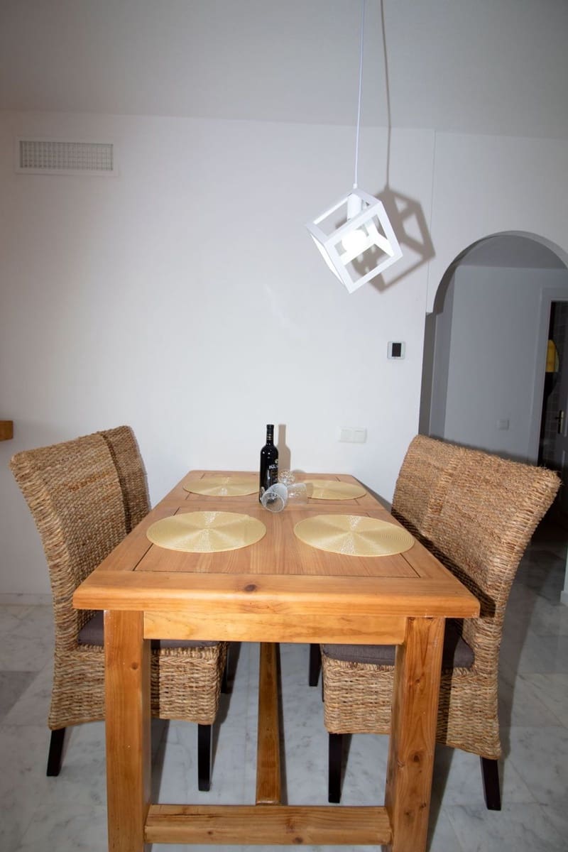 2 bedroom Apartment for rent in La Reserva with pool garage - € 1,000 (Ref: 9426704)