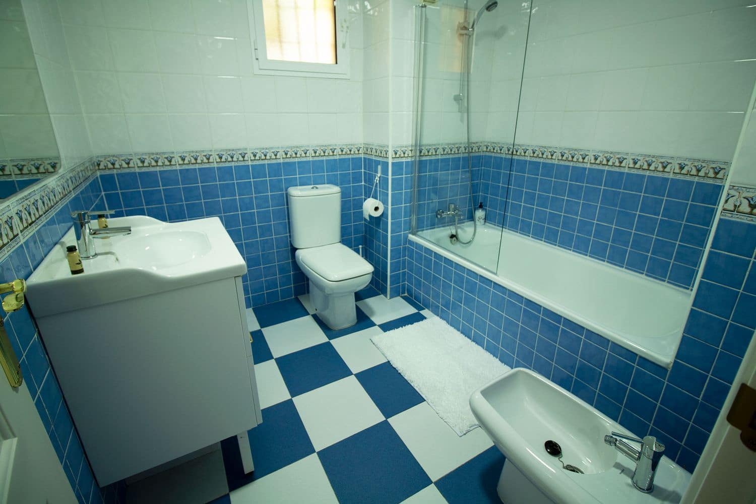 2 bedroom Apartment for rent in La Reserva with pool garage - € 1,000 (Ref: 9426704)