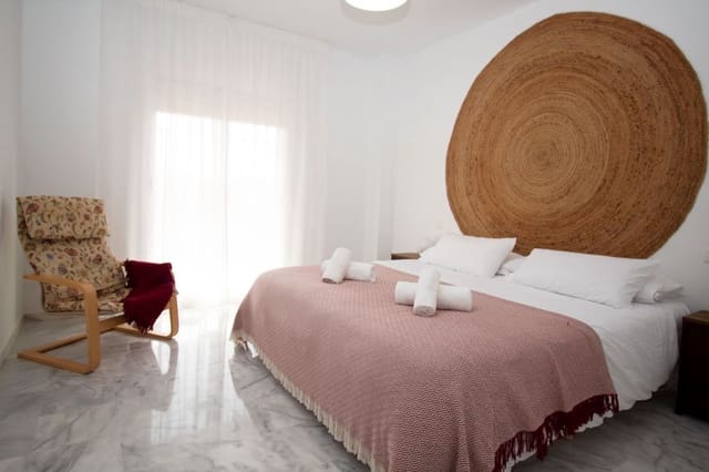 2 bedroom Apartment for rent in La Reserva, Marbella with pool garage - € 1,000 (Ref: 9426704)