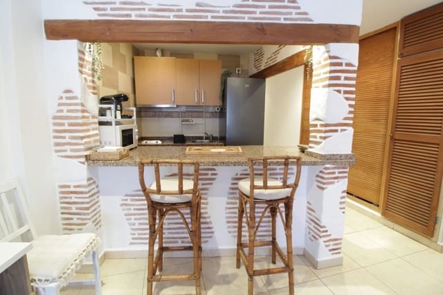 1 soveværelse Lejlighed til leje i Sitio de Calahonda, Mijas med swimmingpool garage - € 1.100 (Ref: 9429368)