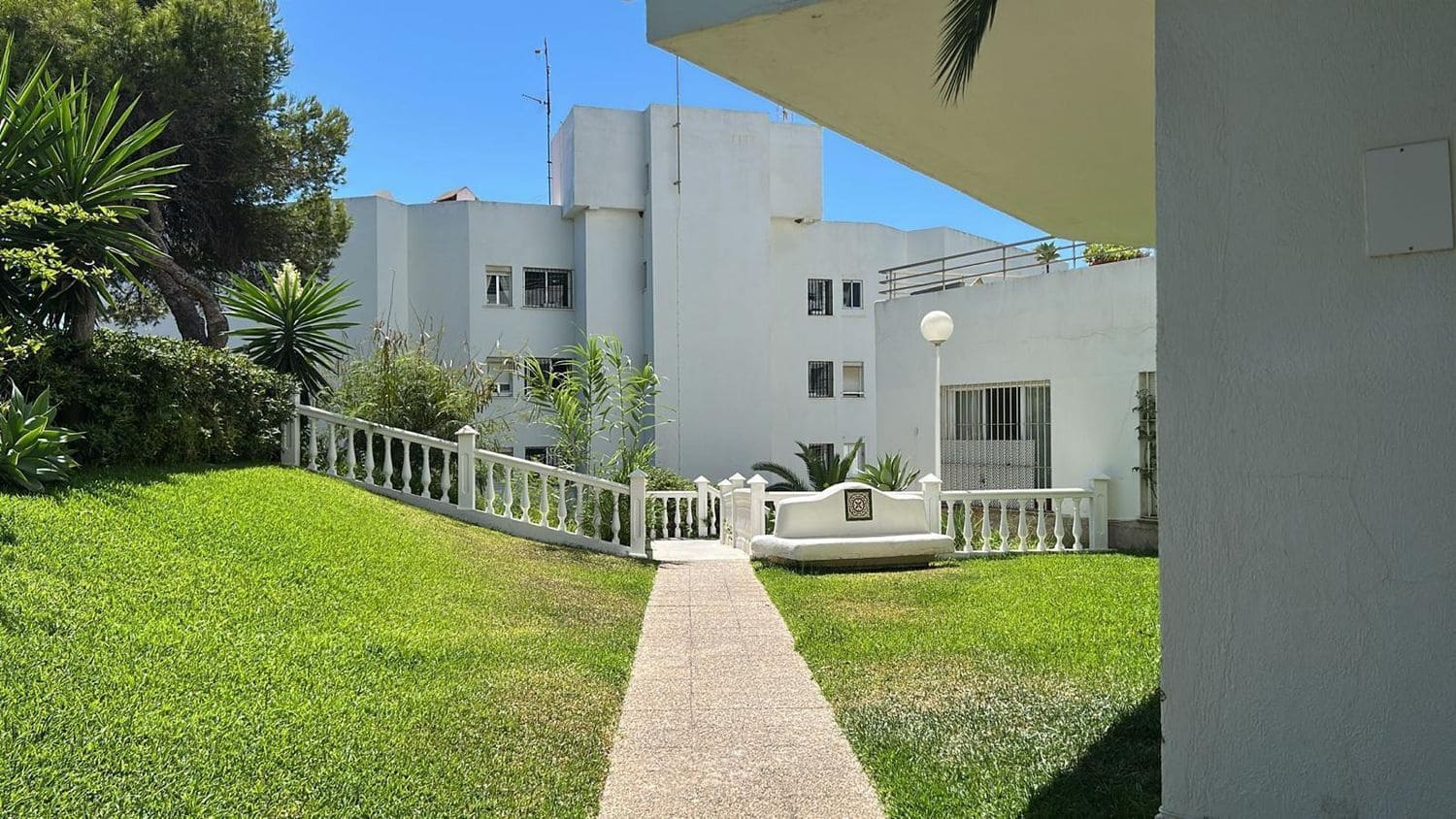 1 soveværelse Lejlighed til leje i Sitio de Calahonda med swimmingpool garage - € 1.100 (Ref: 9429368)