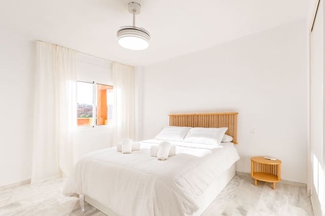 2 bedroom Apartment for rent in La Reserva, Marbella with pool garage - € 1,000 (Ref: 9432857)