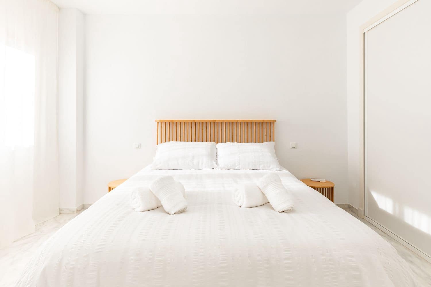 2 bedroom Apartment for rent in La Reserva with pool garage - € 1,000 (Ref: 9432857)